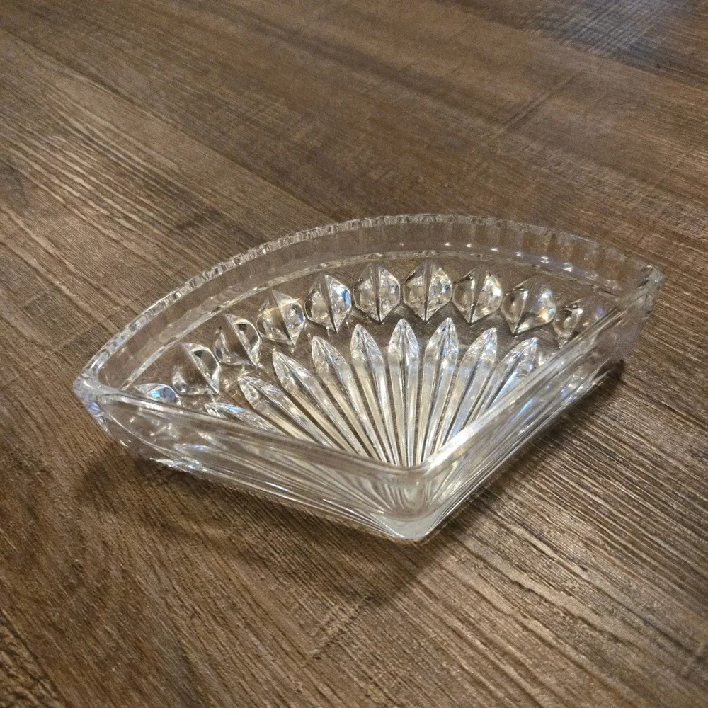 VTG Crystal Glass Dish Ashtray Fan Trinket‎ Sunburst Diamond Cut Vanity Catchall